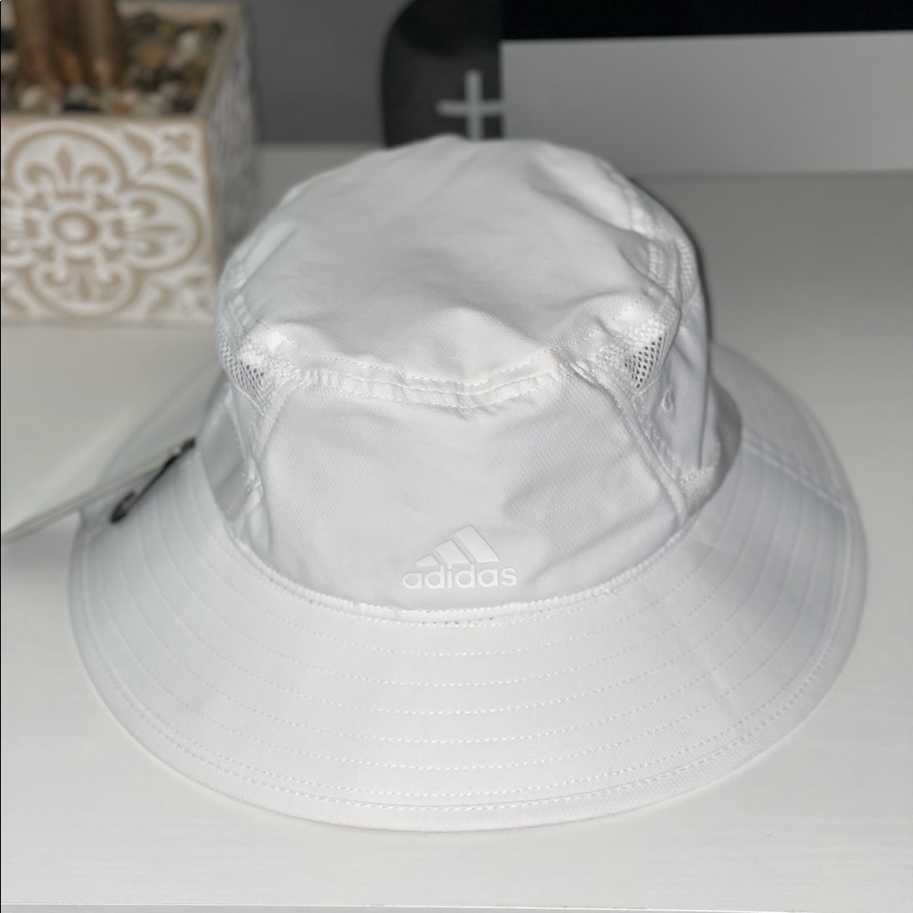 ADIDAS MEN’S VICTORY III BUCKET HAT | White L/XL